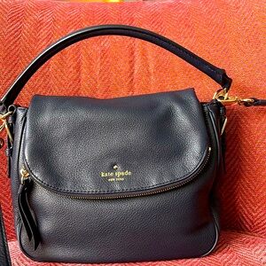 Kate Spade navy bag. Like new. Pebbled leather, rolled handle or shoulder strap